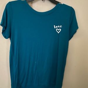 turquoise t shirt